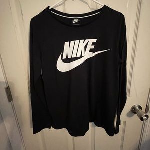 Woman’s Nike long sleeve shirt